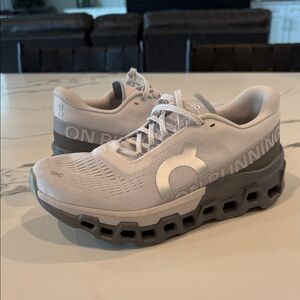 On Running Light Gray Sneakers - Cloud Monster